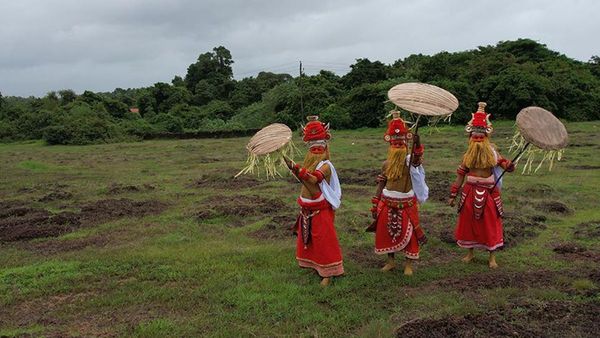 ഓണപ്പൊട്ടന്‍: വടക്കന്‍ മലബാറിന്റെ ഗ്രാമവീഥികളില്‍ ഓണം വരവ് അറിയിക്കുന്ന മണി മുഴക്കം