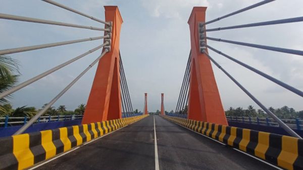 60 കോടിയില്‍ ഒരുങ്ങിയ അത്ഭുതം: കേരളത്തിലെ ആദ്യ എക്സ്ട്രാ ഡോസ്‌ഡ് കേബിൾ സ്റ്റേ പാലം; പ്രത്യേകതകള്‍ അറിയാം