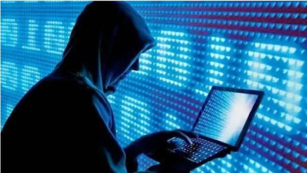 ബെംഗളൂരുവിലെ സൈബര്‍ തട്ടിപ്പ്; ഒടിപി വന്നില്ല, അലേര്‍ട്ടില്ല, വീട്ടമ്മയ്ക്ക് നഷ്ടമായത് 90,900 രൂപ