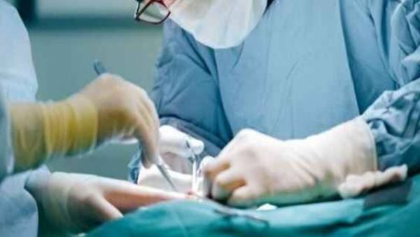 പ്രസവ ശസ്ത്രക്രിയയ്ക്കിടെ വയറിനുള്ളില്‍ ബാന്‍ഡേജ് മറന്നു വച്ചു; അണുബാധയെതുടന്ന് യുവതി മരിച്ചു: അന്വേഷണം