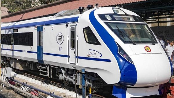 ബെംഗളൂരു-എറണാകുളം പുതിയ വന്ദേഭാരത് നീട്ടിയേക്കും; കൊച്ചിയില്‍ മതിയാക്കില്ല? റെയില്‍വെ മന്ത്രിക്ക് കത്ത്