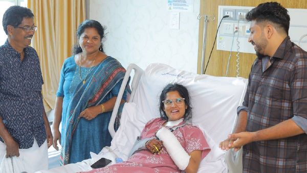 ആവണി ചിരിച്ചു; ആശുപത്രിക്കിടയില്‍ വിവാഹിതയായ നവവധു സുഖം പ്രാപിക്കുന്നു; അരികില്‍ ഷാരോണും