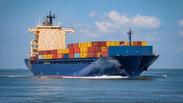 ഇനിയും പണം കടലില്‍ ഒഴുക്കാനാകില്ല: സ്വന്തമായി വന്‍ ക്രൂഡ് ഓയില്‍ ചരക്ക് കപ്പലുകള്‍ നിർമ്മിക്കാന്‍ ഇന്ത്യ