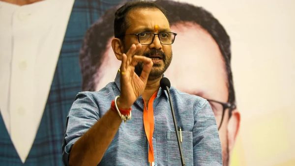 'പുറത്തുവന്നത് മഞ്ഞുമലയുടെ അറ്റം, രാഹുൽ മാങ്കൂട്ടത്തിൽ 15 പെൺകുട്ടികളെ പീഡിപ്പിച്ചു'; കെ സുരേന്ദ്രൻ