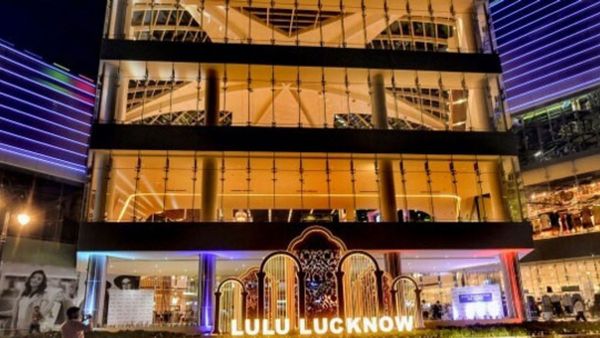 ലുലു മാളില്‍ കണ്ടെത്തിയ അജ്ഞാത കത്ത്; പുലിവാല് പിടിച്ച് പോലീസ്, മണിക്കൂറുകള്‍ അരിച്ചുപെറുക്കി