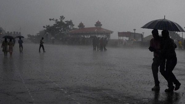 പെരുമഴ വരുന്നേ..! ഇന്ന് രണ്ട് ജില്ലകളില്‍ ഓറഞ്ച് അലര്‍ട്ട്, നാളെ ഏഴിടത്ത് യെല്ലോ അലര്‍ട്ട്