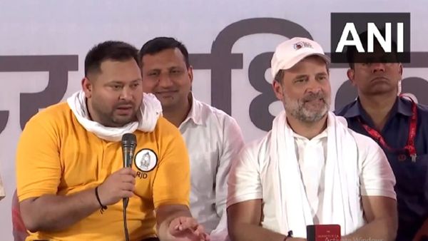 ബിഹാറിൽ 'മഹാ'പതനം; ആർജെഡി ലീഡ് 40 ൽ താഴെ മാത്രം..തകർന്നടിഞ്ഞ് കോൺഗ്രസ്