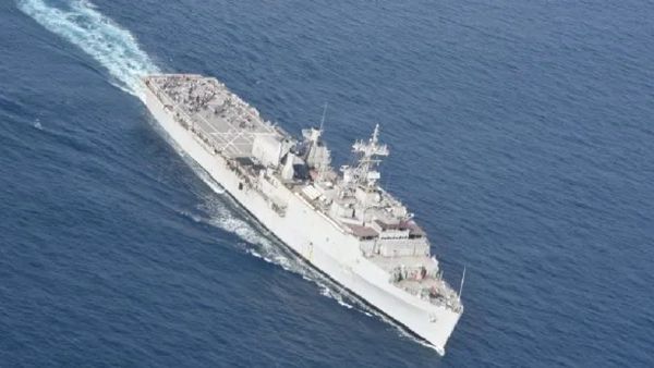 25 യുദ്ധക്കപ്പലുകള്‍, 40 യുദ്ധവിമാനങ്ങള്‍; പാക് അതിര്‍ത്തിയില്‍ കരുത്ത് കാട്ടി ഇന്ത്യയുടെ 'എക്‌സ് ത്രിശൂല്‍'