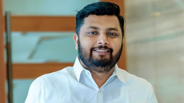 തനി ഫ്യൂഡൽ മാടമ്പിത്തരം: കോഴിക്കോട്ടെ കോണ്‍ഗ്രസ് നേതൃത്വത്തിനെതിരെ വിപി ദുല്‍ഖിഫില്‍