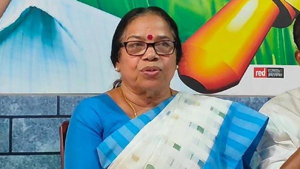 'തീവ്രത' എന്ന വാക്ക് റിപ്പോർട്ടിലില്ല, അറപ്പുളവാക്കുന്ന നീചമായ ആക്രമണം നടക്കുന്നു'; പികെ ശ്രീമതി