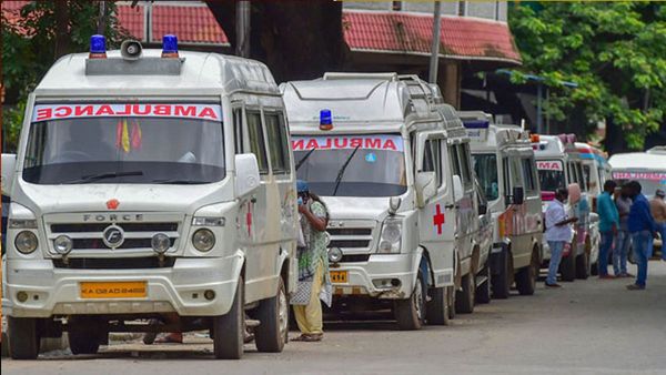 ആവശ്യമില്ലാതെ സൈറണിട്ട് ചീറിപ്പായേണ്ട..; ആംബുലന്‍സ് ഡ്രൈവര്‍മാരോട് എംവിഡി