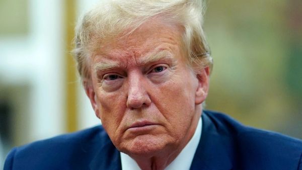 ലോകത്തെ നടുക്കി എപ്‌സ്റ്റീൻ ഫയലുകൾ! ട്രംപിന് എതിരെ ഗുരുതര ആരോപണം