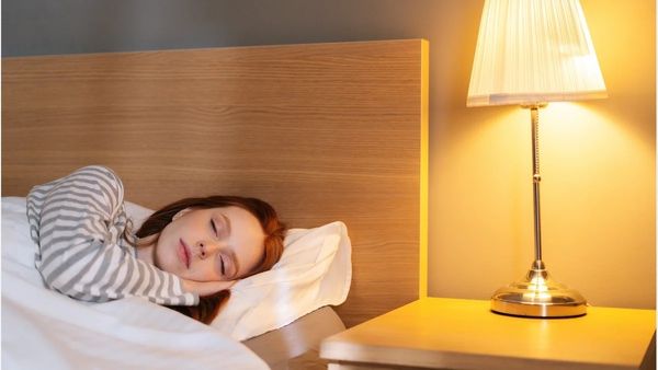 ഉറങ്ങുമ്പോൾ ലൈറ്റ് ഓഫ് ചെയ്തില്ലെങ്കിൽ കാത്തിരിക്കുന്നത് വൻ അപകടം!