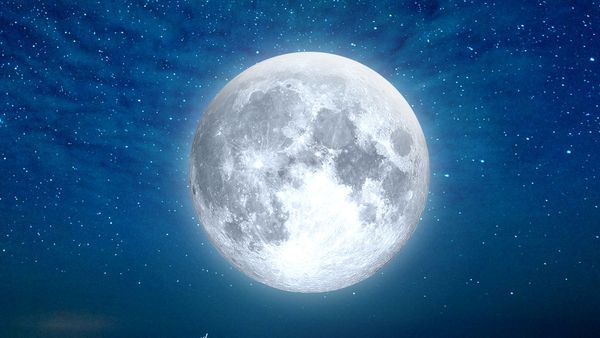 ഈ ഞായറാഴ്ച രാത്രി ആകാശത്തേക്ക് നോക്കാൻ മറക്കല്ലേ; വരുന്നത് മനോഹരമായ സ്നോ മൂൺ