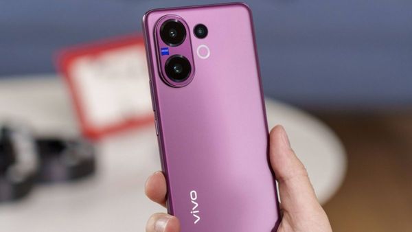 പഴയതൊക്കെ മറന്നേക്കൂ! ഞെട്ടിക്കുന്ന ഫീച്ചറുകളുമായി വിവോ V70 വരുന്നു