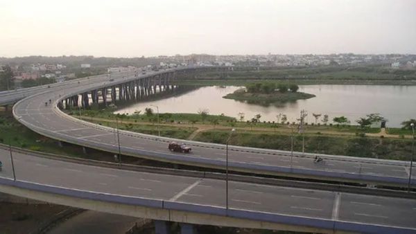 ബെംഗളൂരു ബിസിനസ് കോറിഡോർ; ഗതാഗതക്കുരുക്കഴിയും.. വമ്പൻ പ്രഖ്യാപനവുമായി ഡികെ ശിവകുമാർ