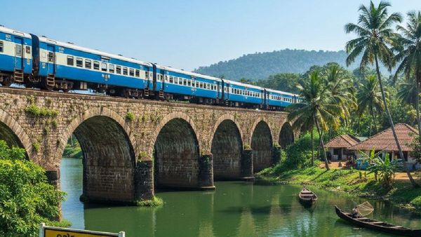 കനോലി കനാലിന് അരികിലൂടെ ട്രെയിന്‍ സര്‍വീസ്; അടിപൊളി യാത്ര, പൊന്നാനി മുഖ്യ സ്റ്റേഷന്‍