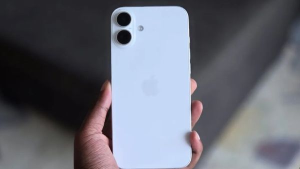 ഐഫോൺ 17 എന്ന് കേട്ടാൽ ആരും ഒന്ന് കൊതിച്ചുപോവും; മടിക്കാതെ വാങ്ങാം, ഒറ്റയടിക്ക് ലാഭം 8000 രൂപയോ?