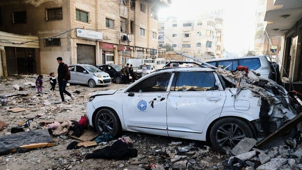 ഗാസയില്‍ ഇസ്രായേല്‍ ആക്രമണം; പെണ്‍കുട്ടികള്‍ ഉള്‍പ്പെടെ 30ലേറെ മരണം, വീടുകളും ടെന്റുകളും തകര്‍ന്നു