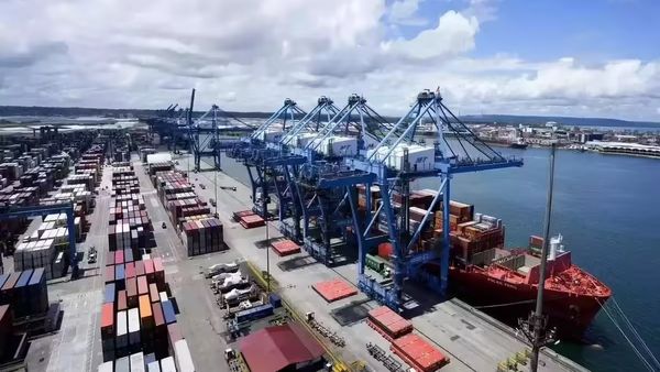 വടക്കൻ കേരളത്തിന്റെ തലവര മാറും; അഴീക്കൽ തുറമുഖം യാഥാർഥ്യത്തിലേക്ക്