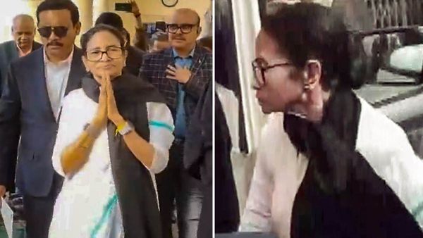 സ്വന്തം ഹര്‍ജി വാദിച്ച് വക്കീലായി മമത, ചരിത്രത്തില്‍ ആദ്യം; എസ്‌ഐആറില്‍ തിരഞ്ഞെടുപ്പ് കമ്മീഷന് നോട്ടീസ്