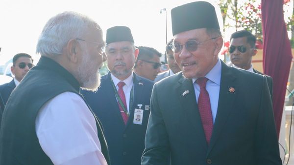 യുഎഇയിലെ അതേ തന്ത്രം; മലേഷ്യയിലും ആവര്‍ത്തിച്ച് നരേന്ദ്ര മോദി, രൂപ പറക്കും, ഡോളറിന് കടുംവെട്ട്