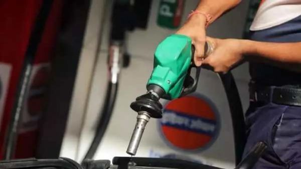 പലരാജ്യങ്ങളിലും പെട്രോള്‍ വില കുത്തനെ ഇടിഞ്ഞു... പട്ടികയില്‍ ഇന്ത്യയും!!