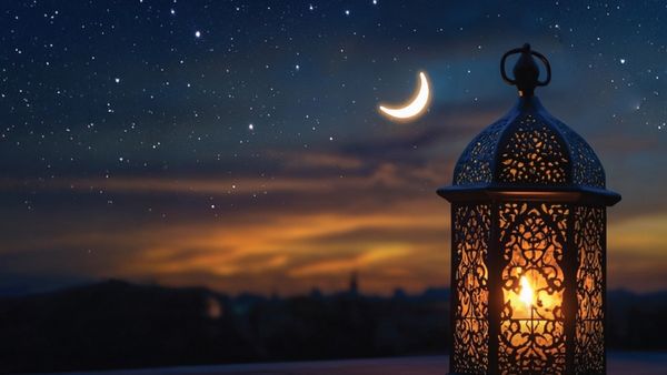 ഗൾഫിൽ നാളെ പുണ്യമാസത്തിന് തുടക്കം; സൗദിയിൽ മാസപ്പിറവി ദൃശ്യമായി
