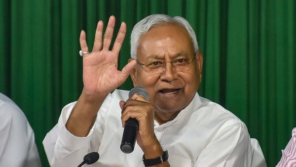 ബിഹാറിൽ വൻ രാഷ്ട്രീയമാറ്റങ്ങൾക്ക് കളമൊരുങ്ങുന്നു; നിതീഷ് കുമാർ രാജിവയ്ക്കും, രാജ്യസഭാ എംപി ആവും?