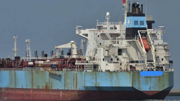 കരിങ്കടലില്‍ റഷ്യന്‍ എണ്ണ കയറ്റി വന്ന തുര്‍ക്കി ടാങ്കര്‍ കപ്പലിന് നേരെ ആക്രമണം