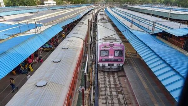 ബെംഗളൂരുവിൽ ഹൈദരാബാദിലേക്ക് ഇനി വേഗത്തിലെത്താം; വന്ദേഭാരത് കുതിക്കും..നിർണായക തീരുമാനവുമായി റെയിൽവെ