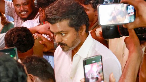 വിജയ് വീണ്ടും അഭിനയ രംഗത്തേക്ക്? ജനനായകന്റെ ചോര്‍ച്ചയ്ക്കിടെ, നിര്‍മാതാവ് പറയുന്നത്‌