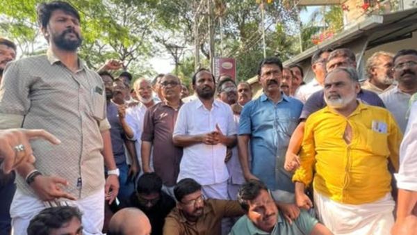 ടിഎന്‍ പ്രതാപന്‍ അറസ്റ്റില്‍; നടന്‍ ദേവനെ കസ്റ്റഡിയില്‍ എടുത്തില്ല, അടങ്ങാതെ കിറ്റ് വിവാദം