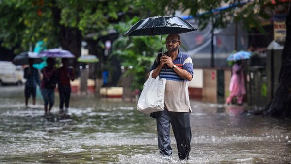 ബെംഗളൂരുവില്‍ അടുത്ത ഒരാഴ്ച കനത്ത മഴ പെയ്യുമെന്ന് മുന്നറിയിപ്പ്; ഇടിമിന്നല്‍ നിര്‍ദേശവും