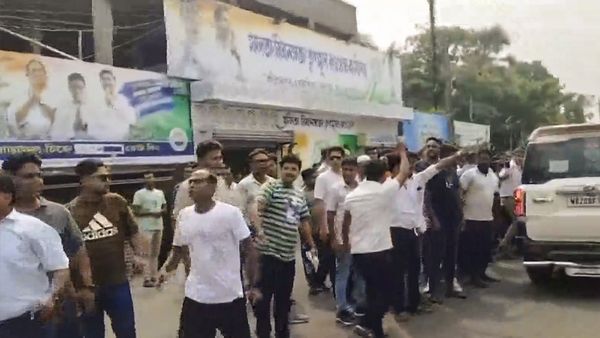 ബംഗാളില്‍ വോട്ടെണ്ണലിന് മണിക്കൂറുകള്‍ക്ക് മുന്‍പ് റീപോളിംഗ് പ്രഖ്യാപിച്ച് തിരഞ്ഞെടുപ്പ് കമ്മീഷന്‍