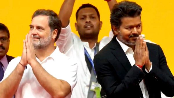 വിജയ് തുടങ്ങി; ലേഡി ലയണ്‍സ് ഫോഴ്‌സ് മാത്രമല്ല, ഒപ്പിട്ടത് 3 ഫയലില്‍, പിന്നാലെ വന്‍ പ്രഖ്യാപനം