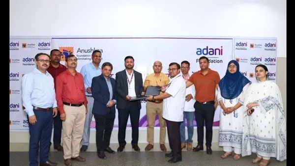 ക്ലബ്ഫൂട്ട് ബാധിച്ച കുട്ടികൾക്കായി കൈകോർത്ത് അദാനി, അനുഷ്ക ഫൗണ്ടേഷനുകൾ; സൗജന്യ ചികിത്സയും തുടർപരിചരണവും നൽകും