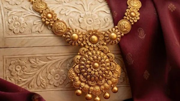 ചെന്നൈയിൽ സ്വർണ വില ഇന്ന് കത്തിക്കയറി; ഒറ്റയടിക്ക് 2,400 രൂപയുടെ വർധനവ്,നിരക്ക് അറിയാം