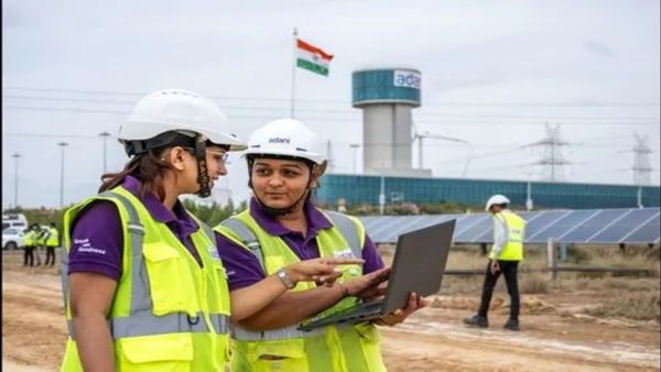 20 ജിഗാവാട്ട് കടന്ന് അദാനി ഗ്രീൻ: ഹരിതോർജ്ജ കുതിപ്പിൽ ഇന്ത്യയ്ക്ക് കരുത്തായി വൻ നേട്ടം!