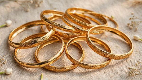 സ്വർണ വില അടുത്തെങ്ങും കുതിക്കില്ല; ഇടിഞ്ഞാൽ പവൻ വില 94000 രൂപയിലേക്ക്?