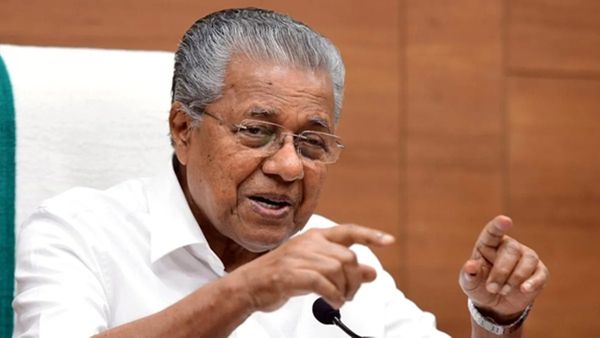 യുഡിഎഫ് ധവളപത്രം വാഗ്ദാന ലംഘനങ്ങൾക്കുള്ള മുൻകൂർ ജാമ്യം;തുറന്നടിച്ച് പിണറായി വിജയൻ