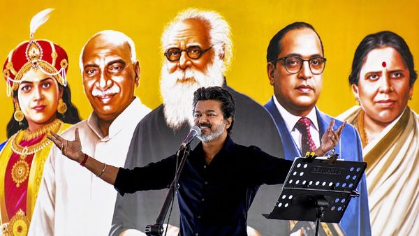 'കരൂരിൽ നടന്ന ദുരന്തം വളരെയധികം വേദനിപ്പിച്ചു, പോലീസ് നടപടി എടുക്കുന്നതിൽ പരാജയപ്പെട്ടു'; വിജയ്