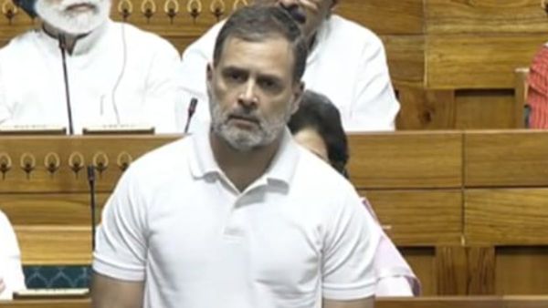 രാമക്ഷേത്രക്കൊള്ള പ്രതിഷേധം; രാഹുല്‍ ഗാന്ധിയടക്കം മൂന്ന് പാര്‍ലമെന്റ് അംഗങ്ങള്‍ക്കെതിരെ കേസ്