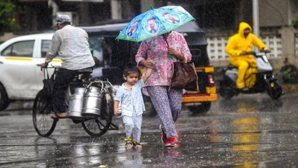 സംസ്ഥാനത്ത് വീണ്ടും മഴ; നാളെ ഈ രണ്ട് ജില്ലകളിൽ യെല്ലോ അലർട്ട്