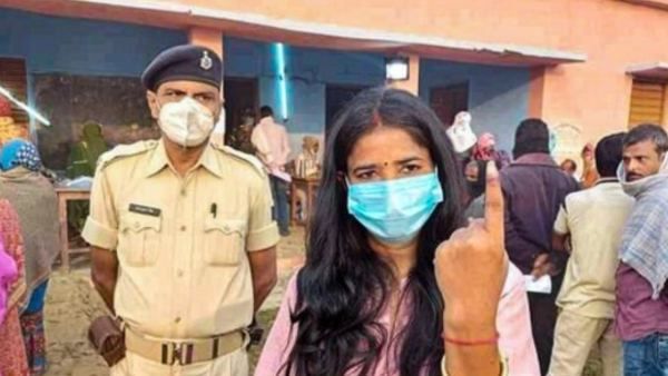 ବିହାର ବିଧାନସଭା ତୃତୀୟ ପର୍ଯ୍ୟାୟ ମତଦାନ ଜାରି, 1204 ପ୍ରାର୍ଥୀଙ୍କ ହେବ ଭାଗ୍ୟ ନିର୍ଦ୍ଧାରଣ