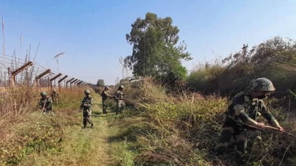 ପାକିସ୍ତାନର ଅସ୍ତ୍ରବିରତି ଉଲଙ୍ଘନ : ତିନି ଜଣ ଯବାନ୍ ସହୀଦ୍