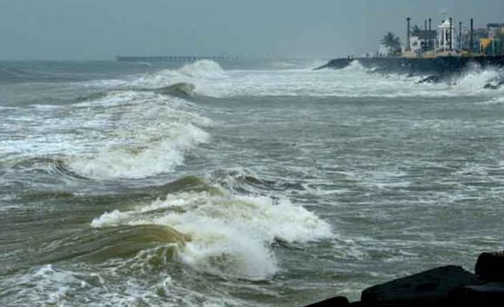 ମାଡି ଆସୁଛି ବାତ୍ୟା ‘ନିଭାର’: ଆଜି ଛୁଇଁବ ସ୍ଥଳ ଭାଗ, ୧୪୫ କିମି ବେଗରେ ବହିବ ପବନ