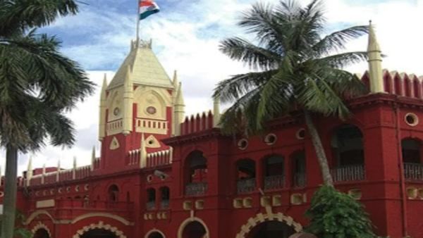 'ସ୍କୁଲ ଫି' କେତେ କମାଇବ ସ୍ପଷ୍ଟ କର' : ସତ୍ୟପାଠ ଦାଖଲ କରିବାକୁ ହାଇକୋର୍ଟଙ୍କ ନିର୍ଦ୍ଦେଶ