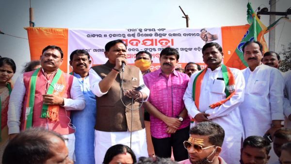 ପରୀ ହତ୍ୟା ମାମଲା: 'କିଏ କହୁଛି ସତ? ଗୃହ ରାଷ୍ଟ୍ରମନ୍ତ୍ରୀ ନା ଏସଆଇଟି ମୁଖ୍ୟ'