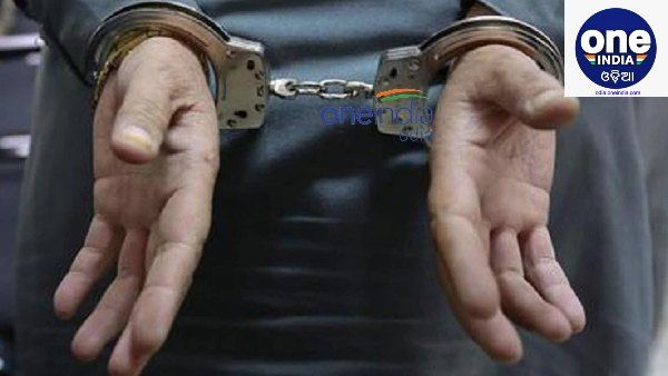 ପ୍ରେମୀଯୁଗଳଙ୍କୁ ନିର୍ବସ୍ତ୍ର କରି ଗାଁ ବୁଲାଇଲେ ଲୋକେ